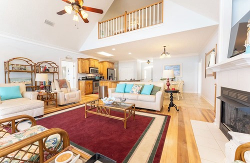 Meridian House | Deepwater Dock, Kayaks, Marsh Views, Sleeps 10!