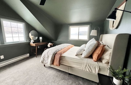 Scott House | Skaneateles Lake Escape: Cozy 2BR Waterfront Retreat
