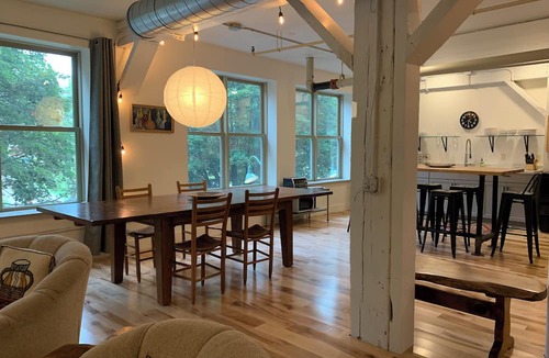 South End Apartment | Awesome Large Open Concept 2 Bedroom Warehouse Loft in Downtown Burlington