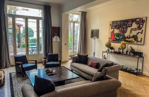 16th Arrondissement House | Atypical house with garden