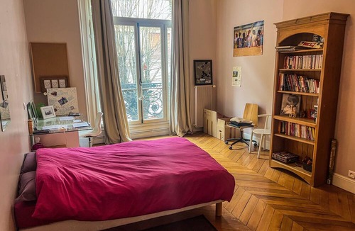 16th Arrondissement House | Atypical house with garden