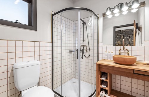 Emerald Apartment | Little Cherry