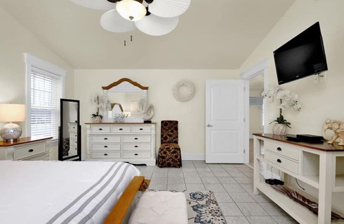 Edgecomb Apartment | Oceanfront King Suite in Mid-Coast Maine