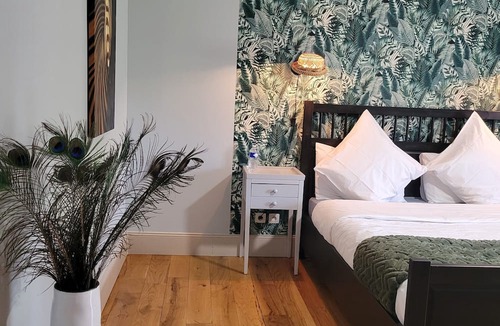 Bruniquel House | Le Flacon de la Verrouille Bed & Breakfast Chambre Sauvage