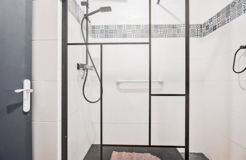 Le Rosais-La Flourie Apartment | The Saint Servan shell house