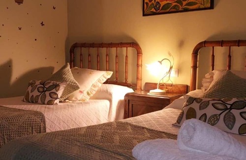 La Pola de Gordon House | Holiday Home 'La Cuadra CASA' with Mountain View, Private Terrace and Wi-Fi