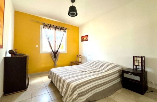 Etaules House | Vrbo Property