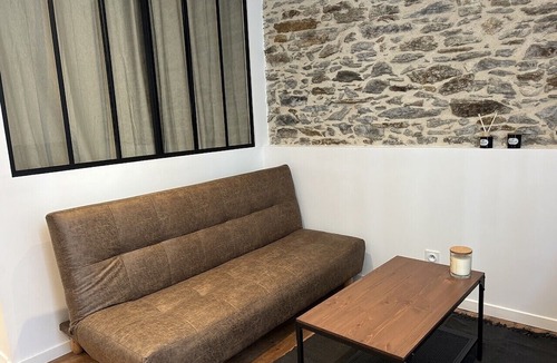 Decre-Cathedrale Apartment | Pretty atypical nest with garden
