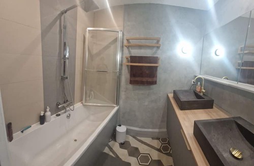 13th Arrondissement Apartment | Coeur de Paris Avec Balcon au Calme