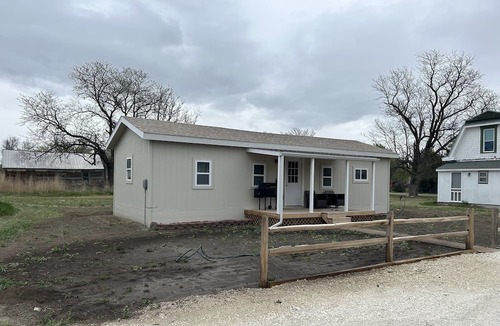 Alton House | Newly built getaway in a small country town
