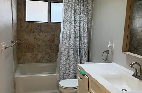 Des Moines House | Cozy home away from home