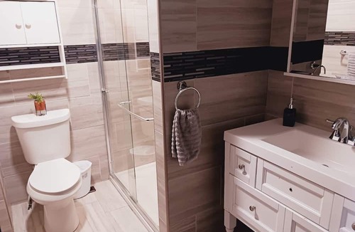 Scott City House | Guest House