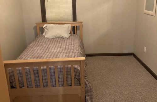 Scott City House | Guest House