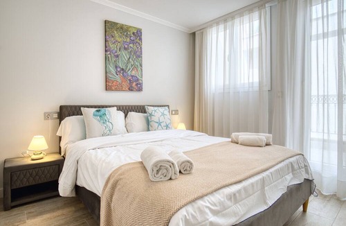 Cabo de las Huertas Apartment | Apartment 'Mar 5' with Private Terrace, Wi-Fi and Air Conditioning