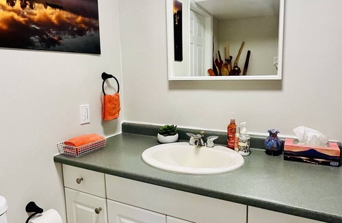 Bracebridge Bed & Breakfast | Private (One Room) Basement Bliss in Shared Home