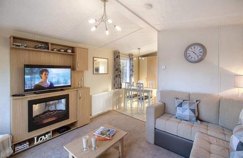 Dunbar House | 2 Bedroom Viceroy Echo Caravan