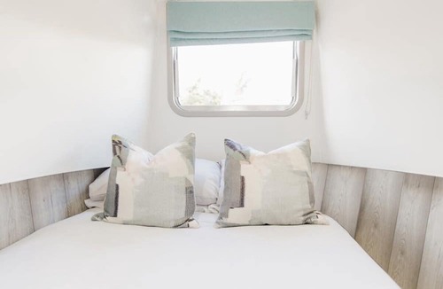 Loughborough Boat Rental | The Jubilee Narrow Boat