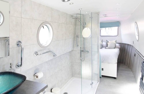 Loughborough Boat Rental | The Jubilee Narrow Boat