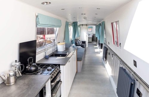 Loughborough Boat Rental | The Jubilee Narrow Boat