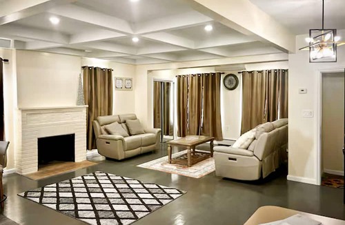 Jamaica Hills Apartment | 8459 Queens