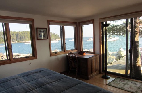 Spruce Head Cottage | Cozy cottage right on the water