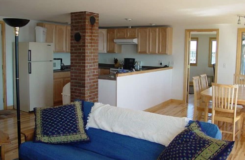 Spruce Head Cottage | Cozy cottage right on the water