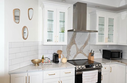 Wolcott House | Modern cozy home, pet friendly