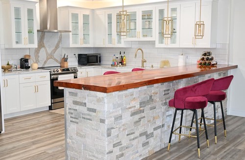 Wolcott House | Modern cozy home, pet friendly