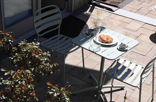 Wolcott House | Modern cozy home, pet friendly