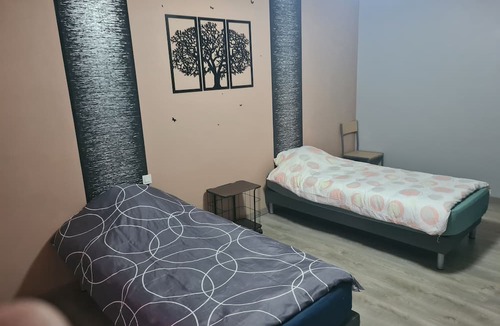 Lahayville House | Gîte à la Campagne "aux Ptits Cabris"