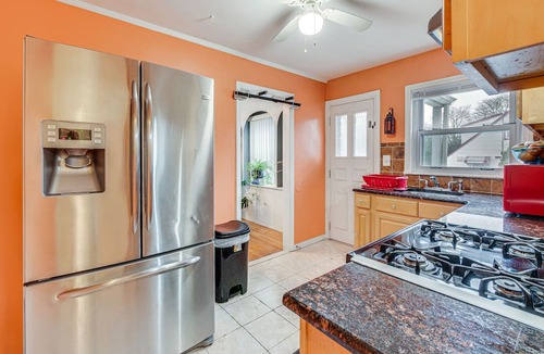 Dumont House | Charming Bergenfield Retreat: 16 Mi to Manhattan!