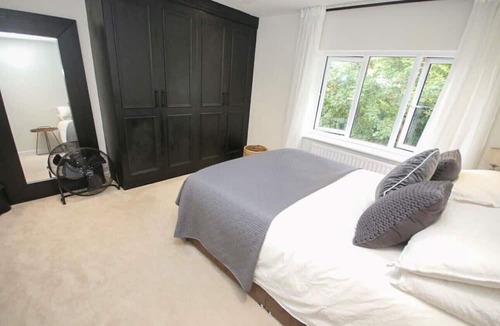 Eccles House | Canal Mews 2 Bedroom