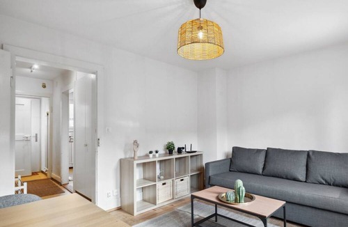 Wiedikon Apartment | Charming Home for Flexible Weekly/Monthly Rent