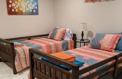 Centre Hall Apartment | Manor Road Getaway