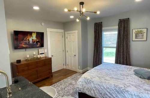 Manchester Apartment | Unit 6: Newly Renovated 2nd Floor Studio