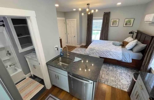 Manchester Apartment | Unit 6: Newly Renovated 2nd Floor Studio