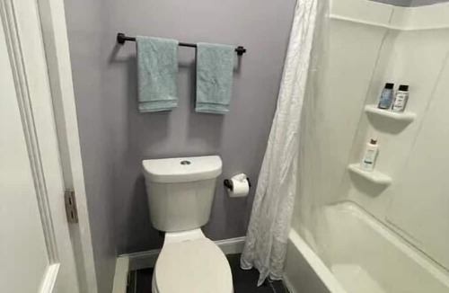 Manchester Apartment | Unit 6: Newly Renovated 2nd Floor Studio