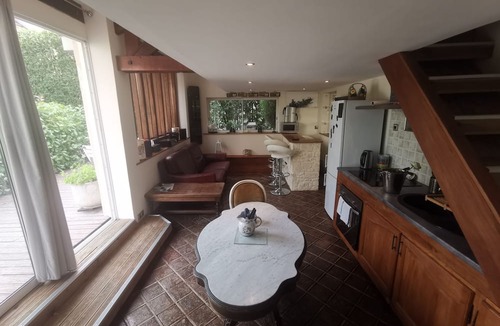 Precy-sur-Oise Apartment | A 25 mm de Paris, Petite Maison Individuelle Avec Piscine Chauffée et Privée