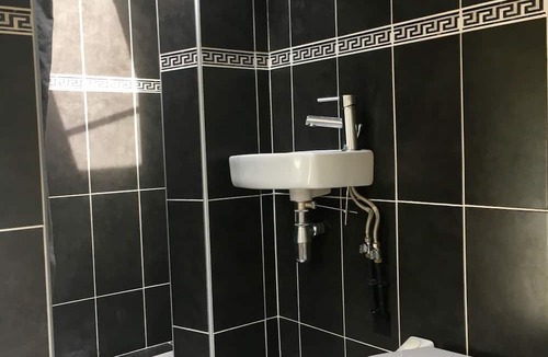 Precy-sur-Oise Apartment | A 25 mm de Paris, Petite Maison Individuelle Avec Piscine Chauffée et Privée