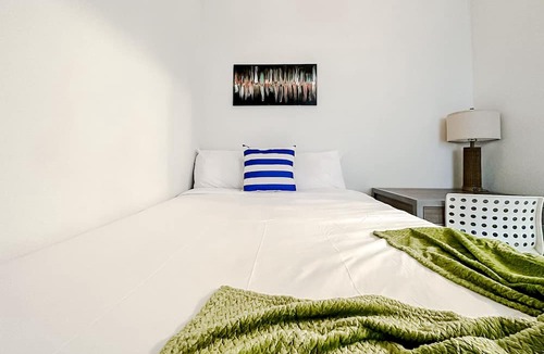 Springfield Apartment | Sleepover: Unforgettable 1BD/1BA- Downtown Springfield
