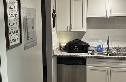 Raleigh Apartment | 5 Minutes from Crabtree valley mall and wake med