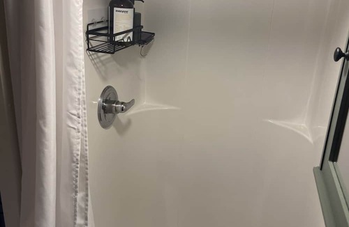 Cottage Grove Apartment | Lake house Tiny