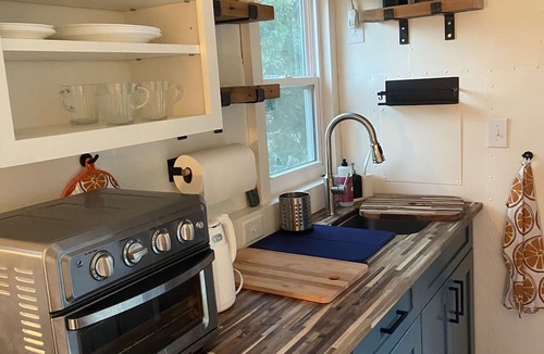 Cottage Grove Apartment | Lake house Tiny