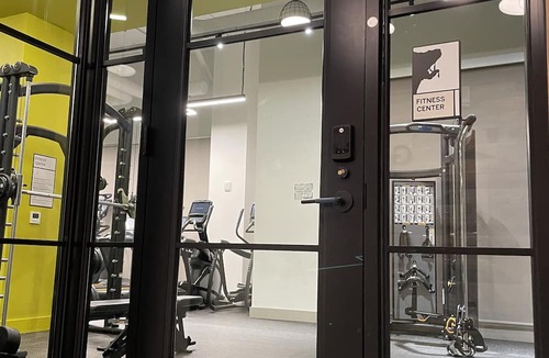 Lynn Apartment | Luxurious Rooftop stay 5 min from Beach