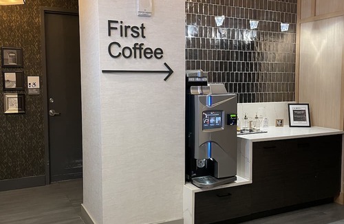 Lynn Apartment | Luxurious Rooftop stay 5 min from Beach