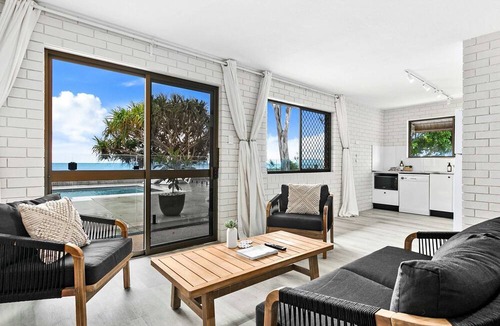 Traviston Apartment | Octopus on Dudley