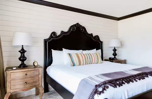Castroville Apartment | Hillside Boutique Hotel - Premier Suite, Multiple Beds