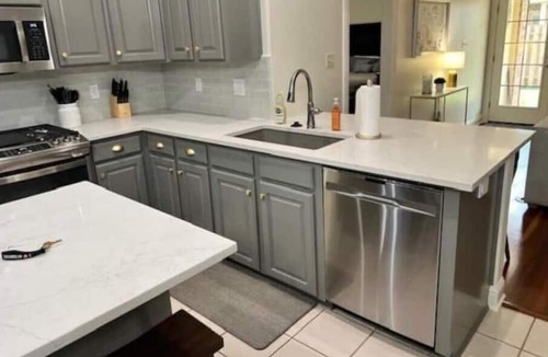 Shreveport House | Charming 4/3 in Twelve Oaks