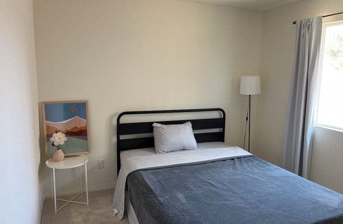Jurupa Valley Apartment | 2b1b NEAR UCR no kitchen