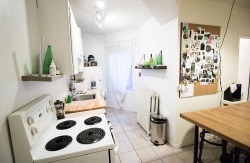 Church and Wellesley Apartment | Central & Economical Suite in Eduardian Home